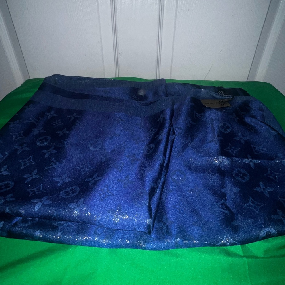 Louis Vuitton dark blue Silk Monogram Wrap/Shawl Scarf Unisex.